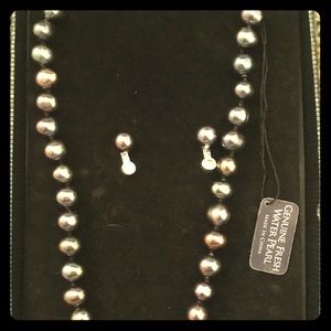 Black freshwater pearls with earrings